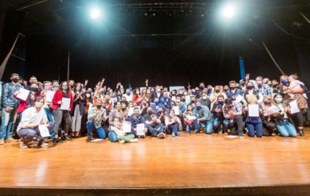 El intendente de Ushuaia encabezó el acto de pase a planta permanente de 100 agentes municipales