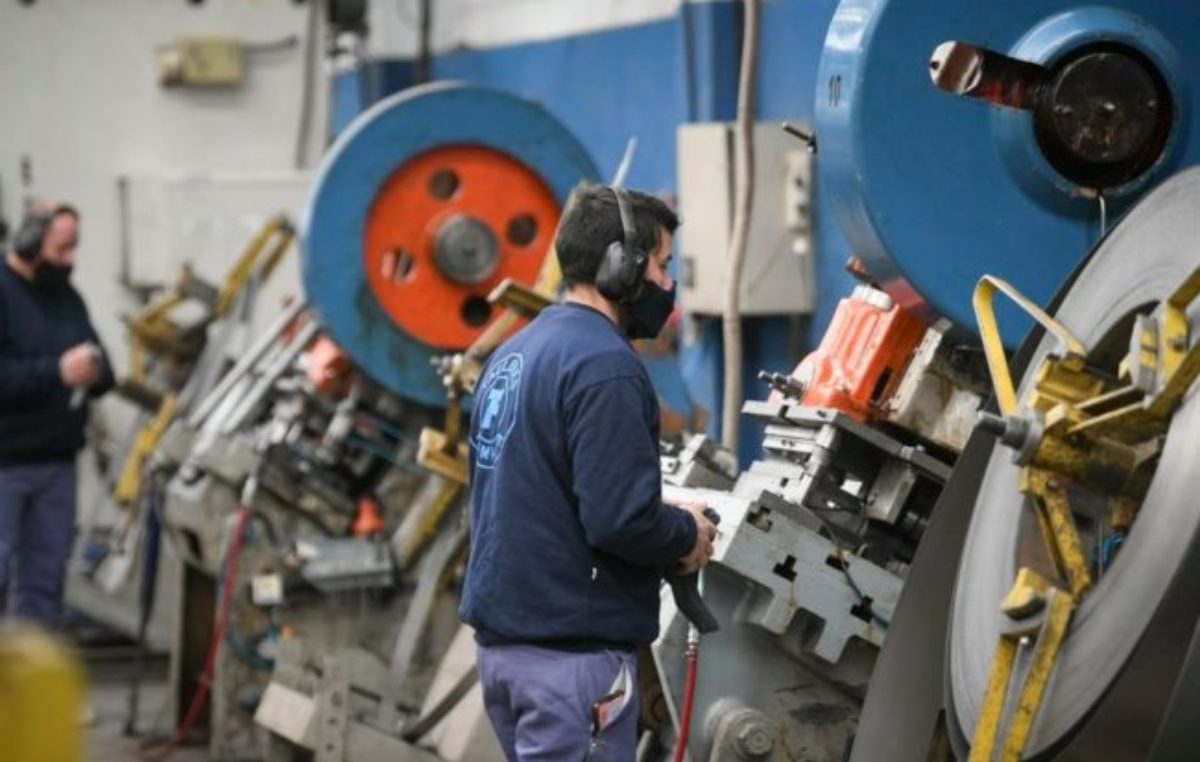 La industria santafesina volvió a crecer en octubre y está por encima de los tres últimos años