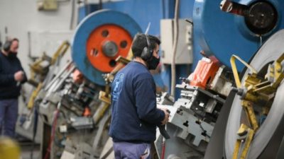 La industria santafesina volvió a crecer en octubre y está por encima de los tres últimos años