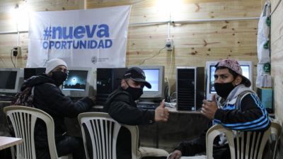 Lanzan un programa de Comunidades digitales para 400 jóvenes de los barrios rosarinos
