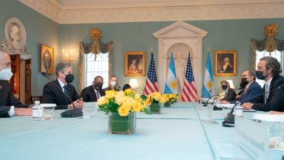 Estados Unidos expresó su “firme” apoyo a la Argentina en las negociaciones con el FMI