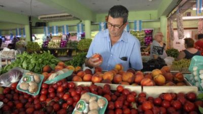 Crearán un fondo para evitar saltos estacionales en los precios de las frutas y verduras