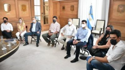Intendentes santafesinos asistieron a presentación del programa Municipios de Pie