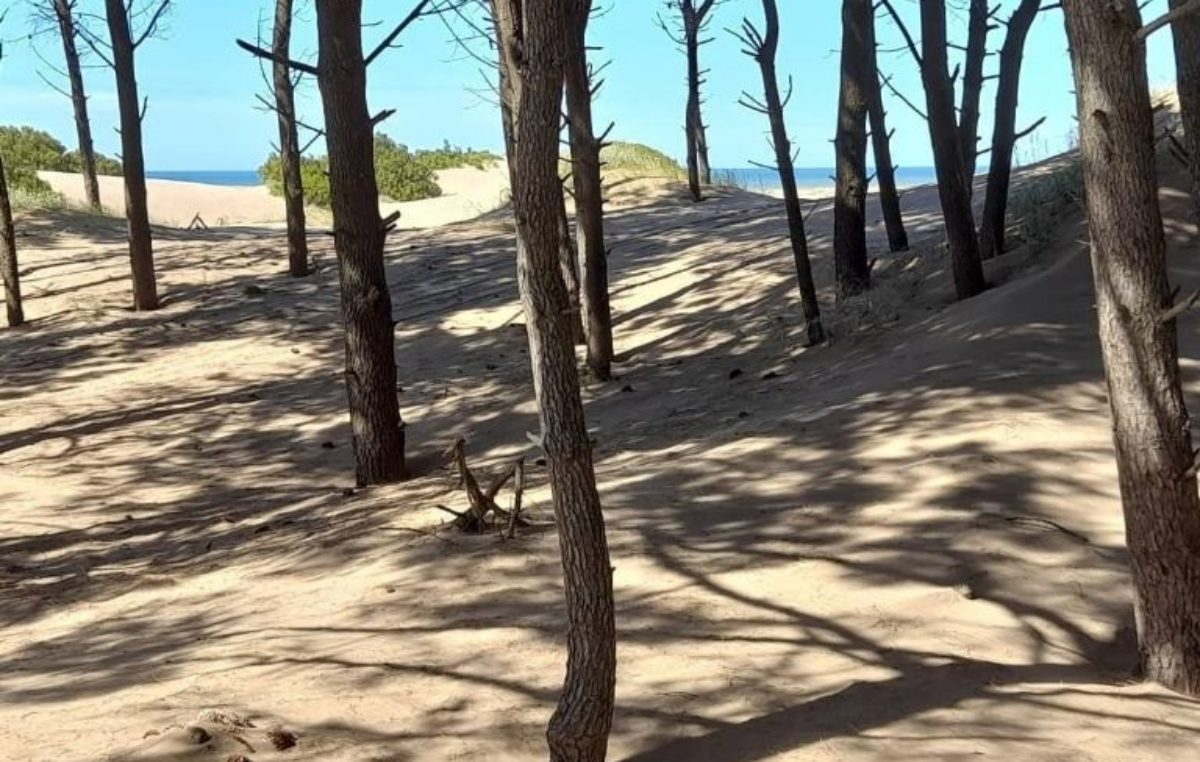 El pueblo con una playa escondida en el que viven solo 22 personas