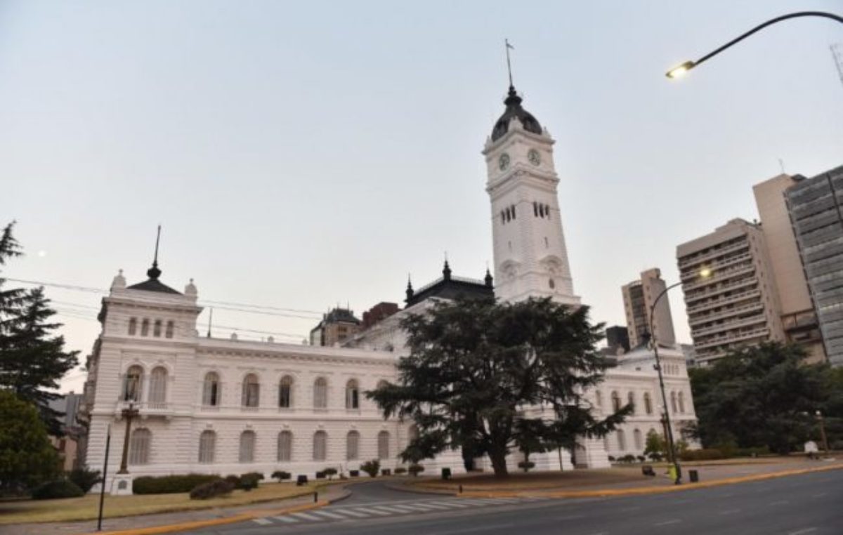 El intendente de La Plata anunció aumento salarial del 47% para trabajadores municipales