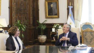Fernández y la alcaldesa de Barcelona coincidieron en fortalecer lazos