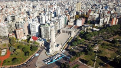 La mitad de los rosarinos vive en edificios de departamentos