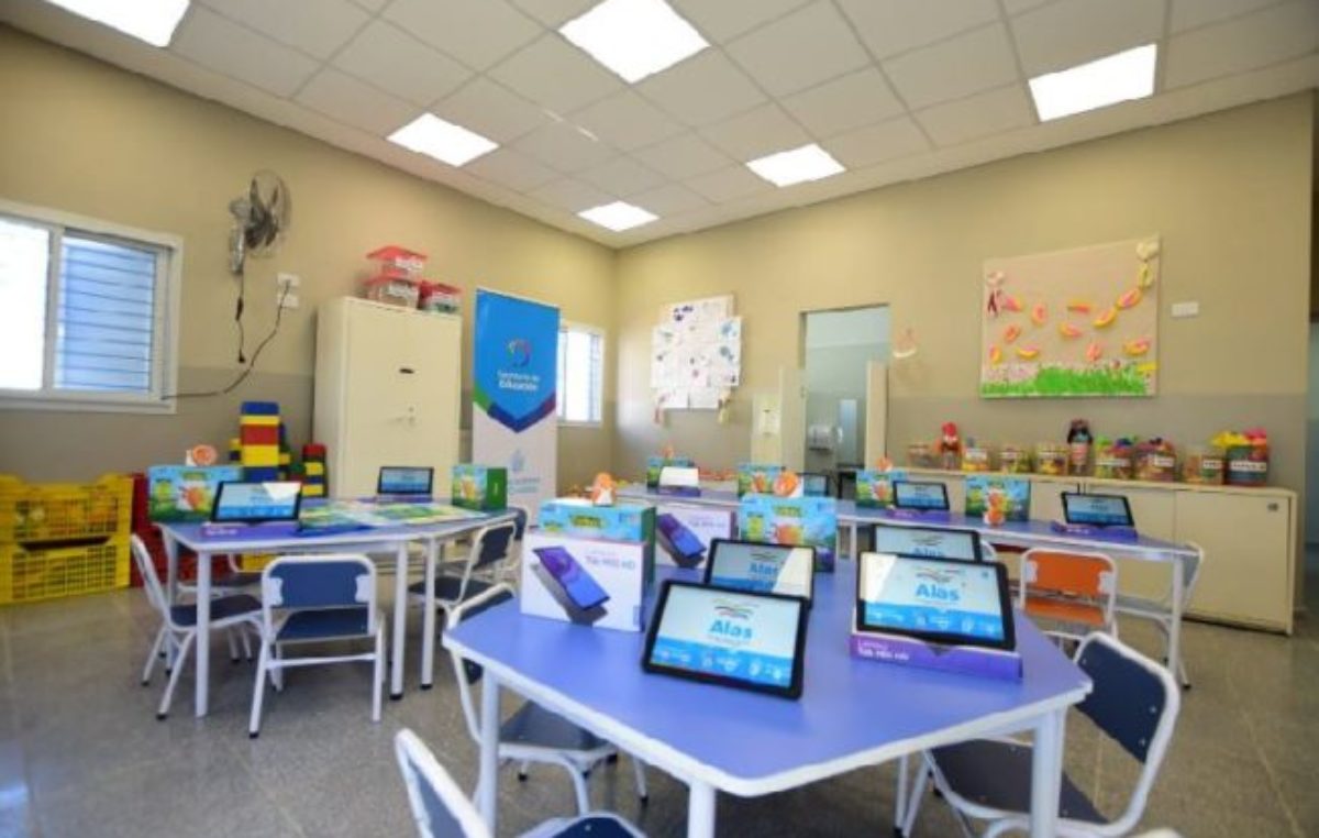 Ciudad de Córdoba: Llaryora inauguró el aula número 11 de su gestión