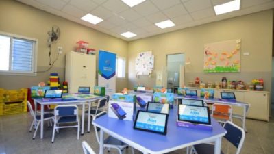 Ciudad de Córdoba: Llaryora inauguró el aula número 11 de su gestión