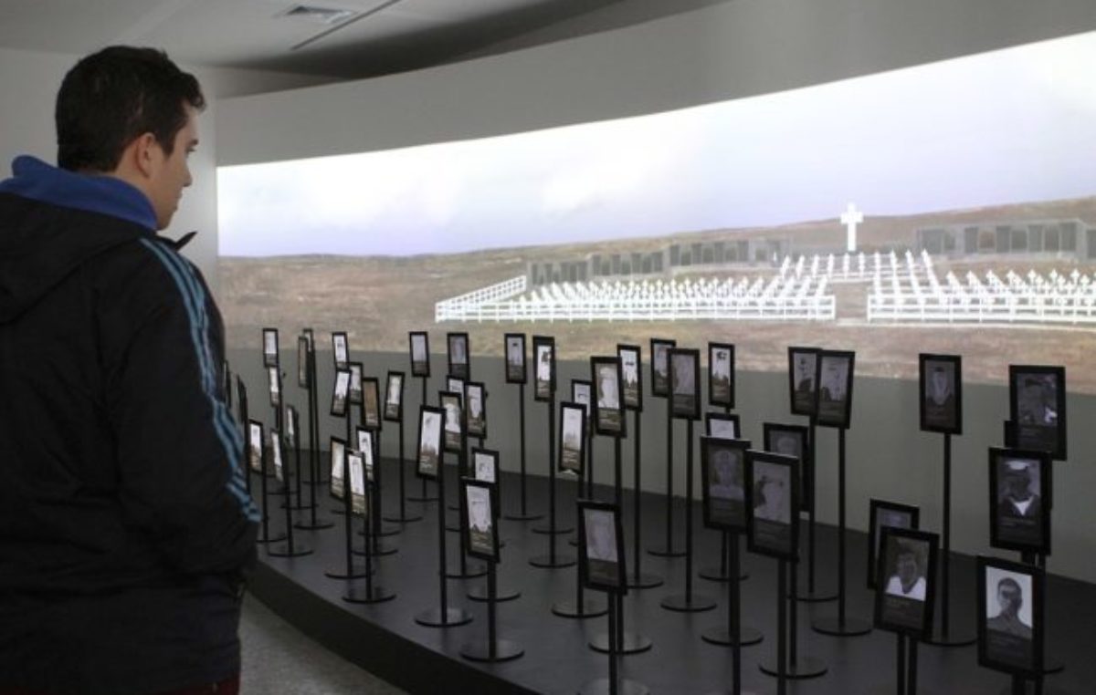 Entre objetos y museos, la memoria de Malvinas se ilumina contra el olvido