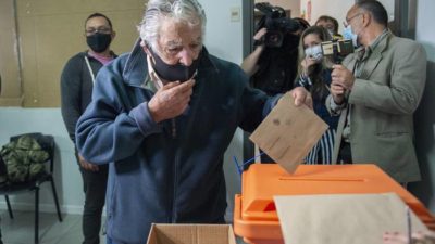Uruguay, dividido exactamente al medio