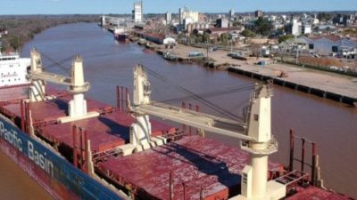 Puertos, usuarios y la Bolsa de Rosario reclaman por la Hidrovía