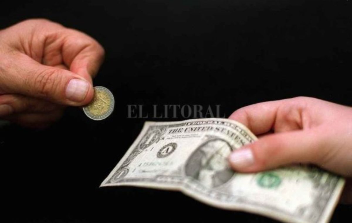La provincia de Santa Fe le cobra a 4 ciudades una deuda en dólares de los ’90