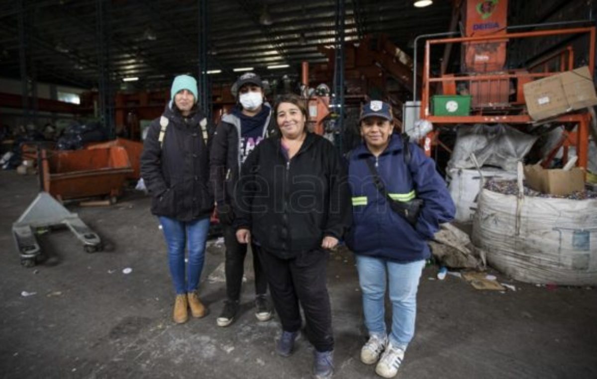 La CNEA les enseñará a los recicladores de Bariloche a arreglar las máquinas de su planta