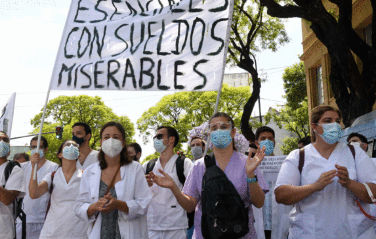 Personal de salud paralizó los hospitales porteños exigiendo un aumento salarial