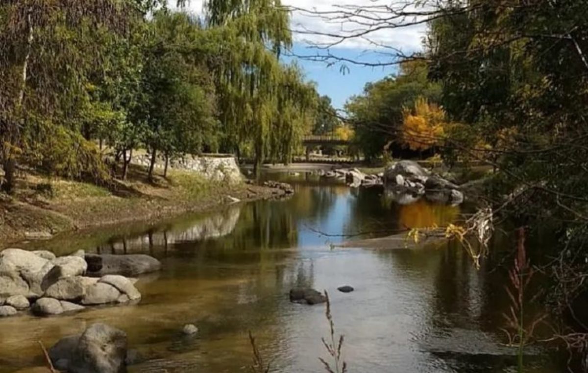 El pueblo que atrapa con su bosque, playas y tranquilidad en las Sierras de Córdoba