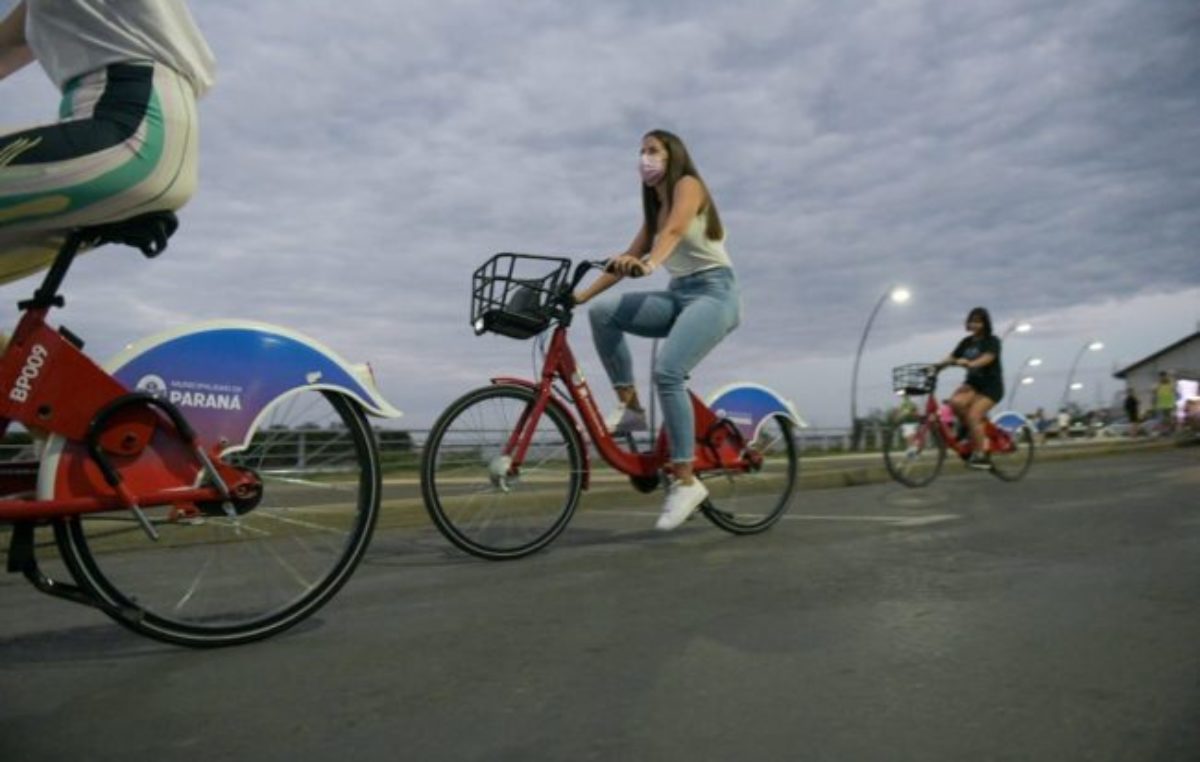 El sistema de bicicletas públicas en Paraná, una novedad, un acierto