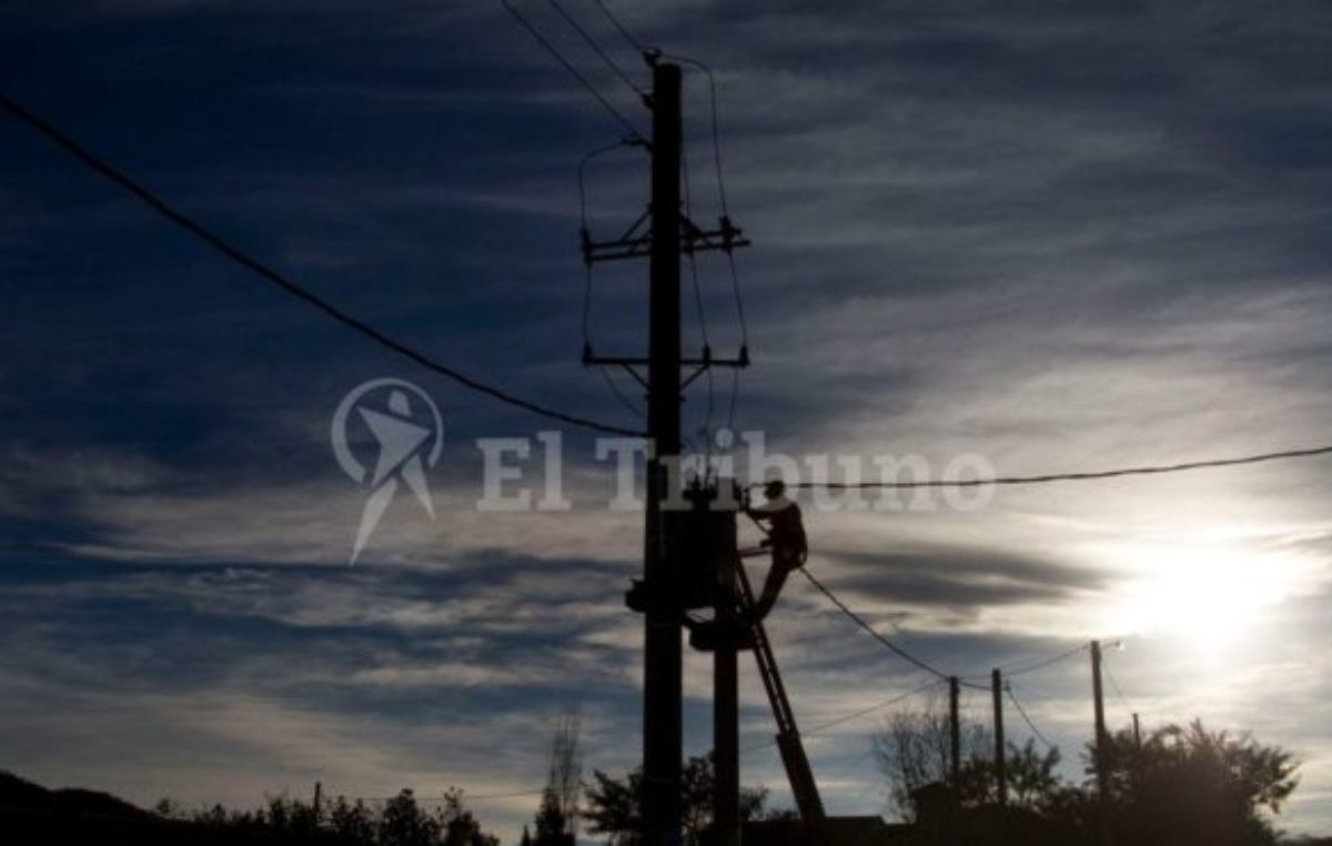 Salta: El 31% de los «usuarios vulnerables» pagará 16% de aumento de luz; el resto un 32%