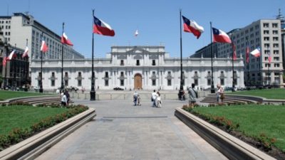 Boric promulgó la mayor suba del salario mínimo en tres décadas
