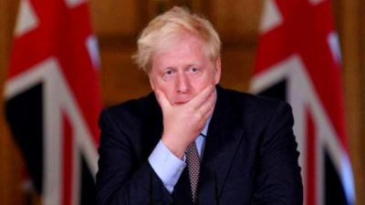 El gobierno de Boris Johnson pierde apoyo entre escándalos y crisis 