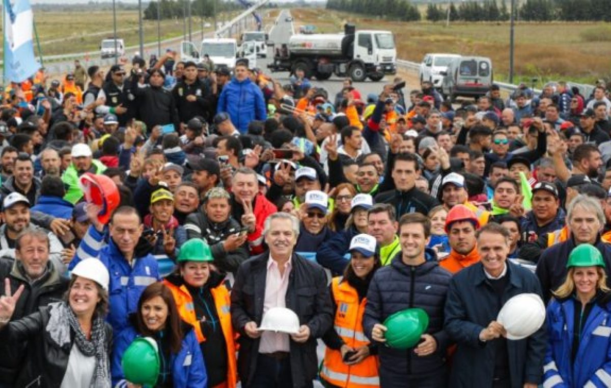 Fernández destacó las obras que generaron empleo a «400 mil trabajadores»