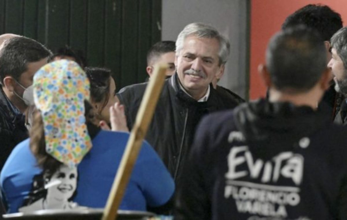 Fernández compartió un locro con trabajadores y pidió unidad para que no vuelva la derecha