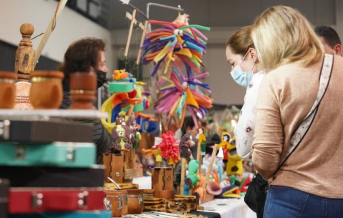 Feria diseñadores y emprendedores en el Superdomo de San Francisco