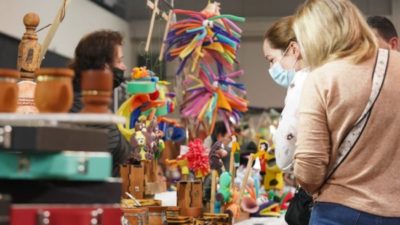 Feria diseñadores y emprendedores en el Superdomo de San Francisco