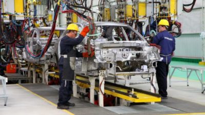 Subas de la producción en las fábricas argentinas