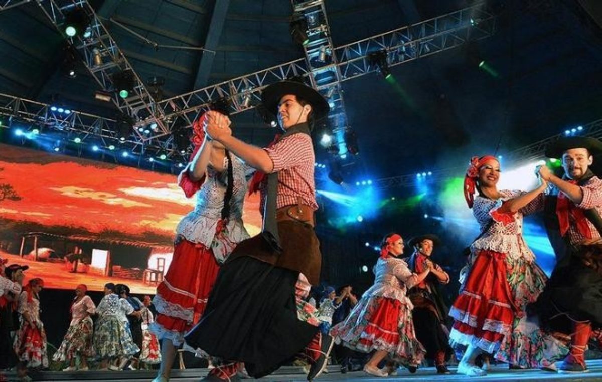 Lammens: «todas las ciudades del país que tengan una fiesta tradicional pueden contactarse, para que eso se pueda difundir y tener acceso a un apoyo económico»