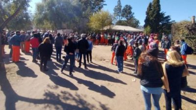 Crece la tensión en Cosquín por un reclamo salarial