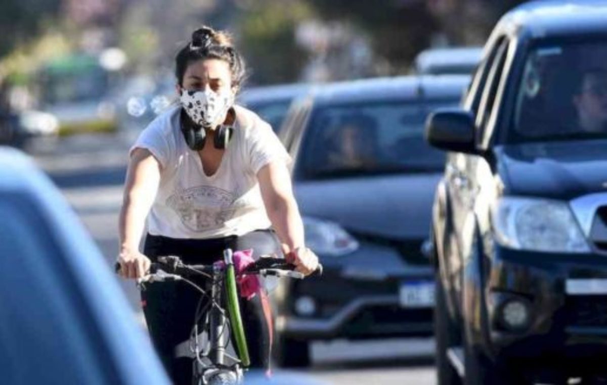 Santa Fe en dos ruedas: piden crear un sistema público de bicis para desalentar el uso del auto