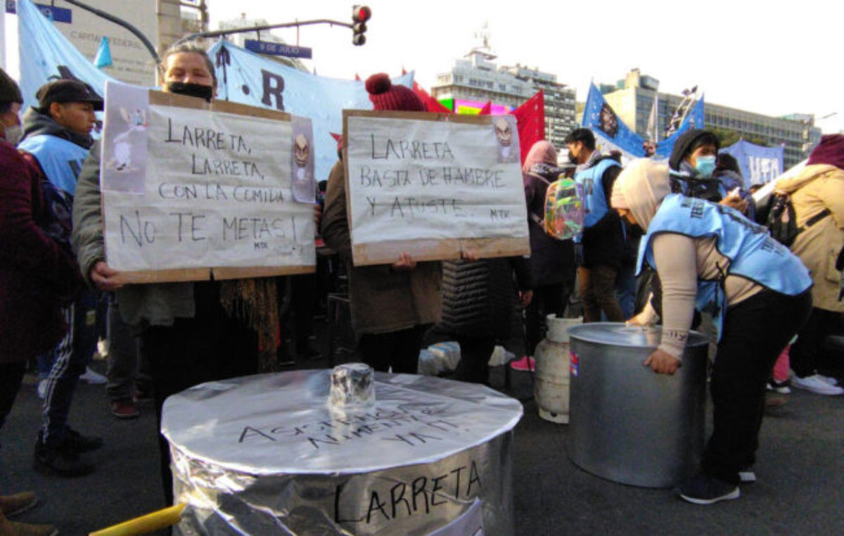 Ollazo en el Obelisco para reclamarle a Larreta por los comedores populares