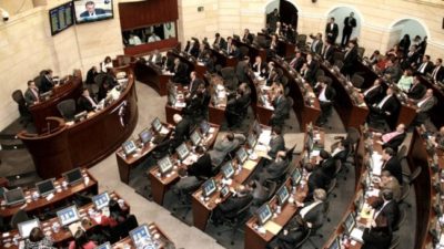 Petro, cerca de la mayoría legislativa con el apoyo de liberales
