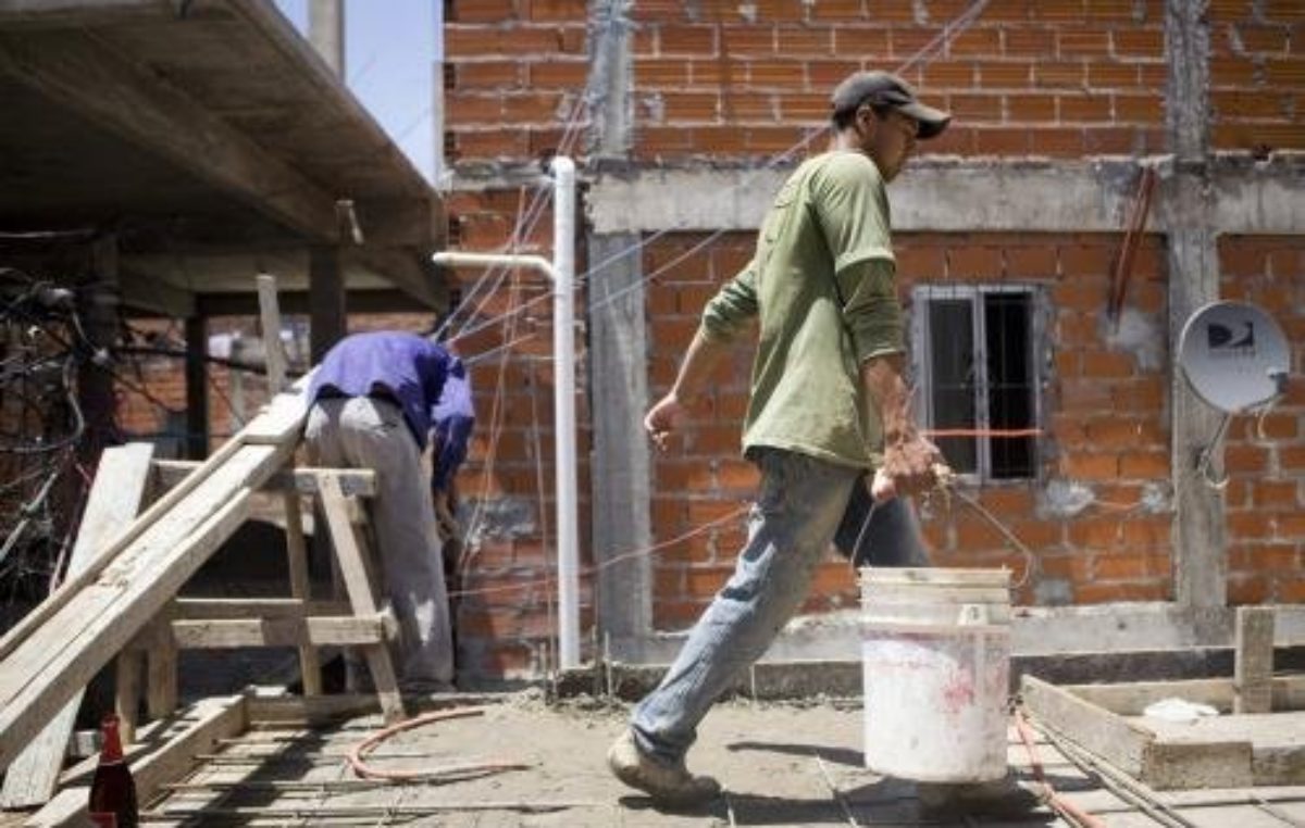 Argentina: la mitad de los empleos generados el último año fueron en negro
