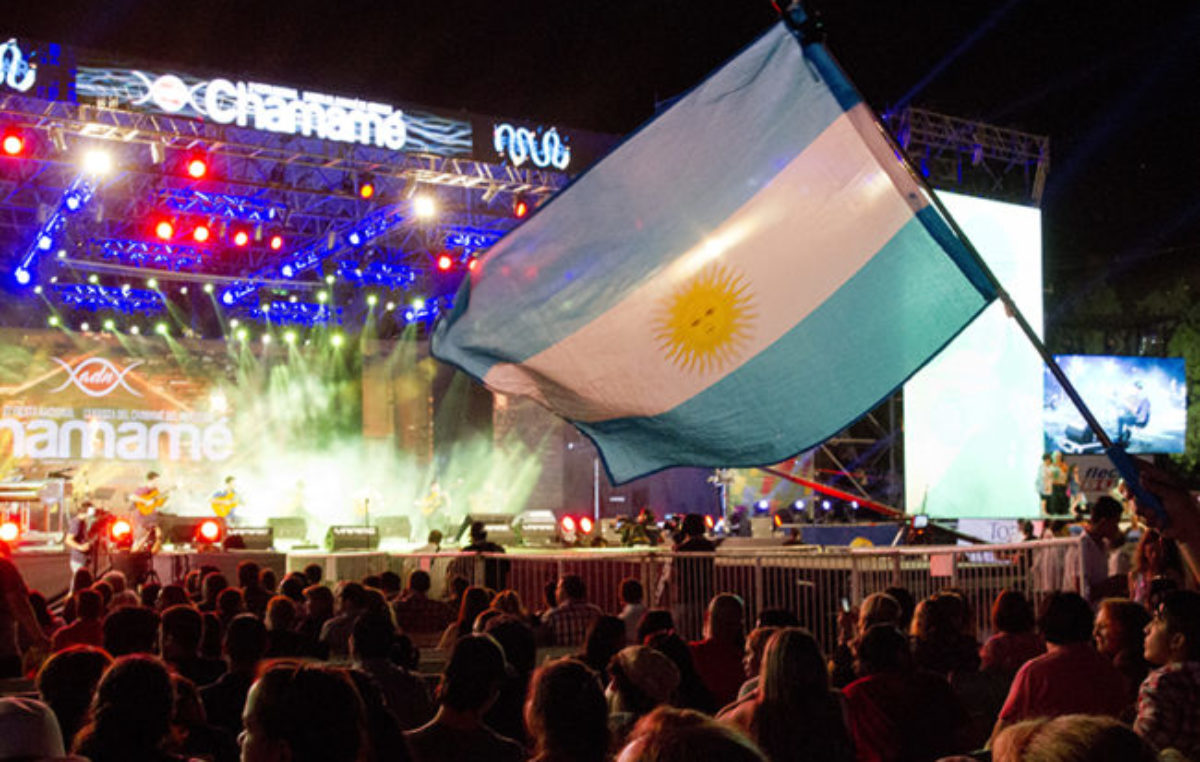 Más de 3.000 fiestas populares generan trabajo y refuerzan la identidad de los destinos