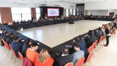 El gobernador de Salta convocó a intendentes y legisladores a sumarse al plan federal