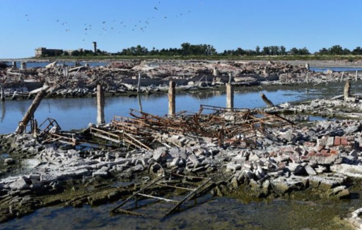 Baja “la mar” y reflota la historia del pueblo