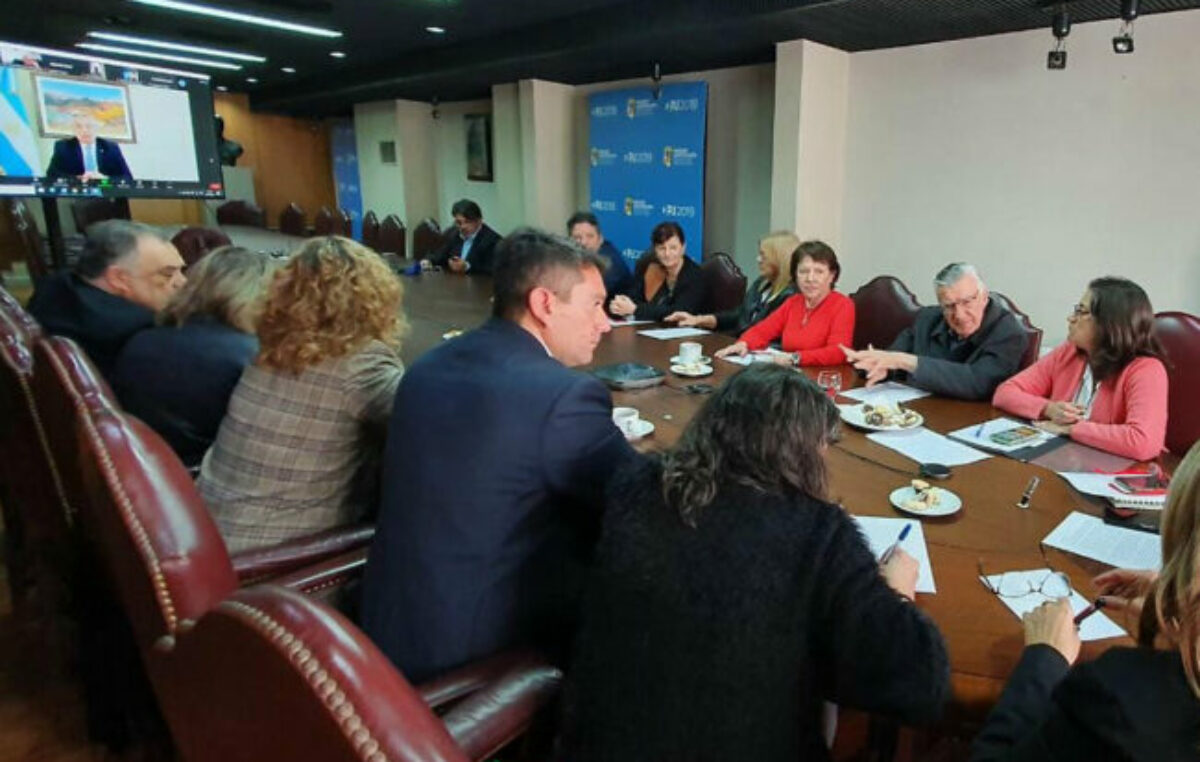 Con la participación de Alberto Fernández, el PJ Nacional llamó a estar «unidos, movilizados y en alerta permanente» en defensa de Cristina Kirchner