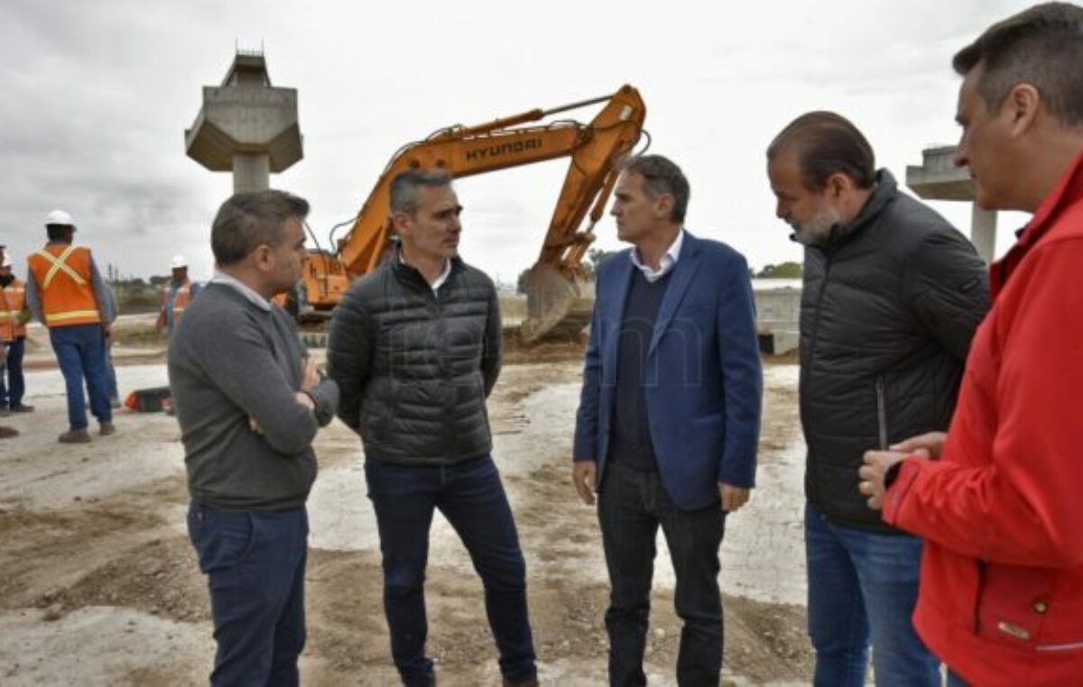 Katopodis: «Es una decisión sostener y mantener el nivel de obra pública»