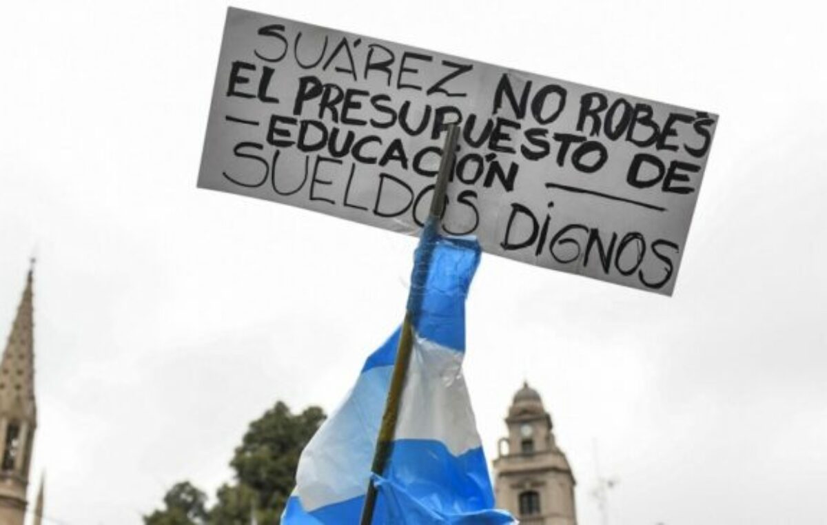 Docentes de Mendoza comenzaron un paro por 72 horas