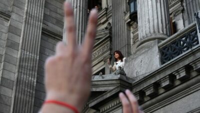El FdT calificó de «contundente» la defensa de la Vicepresidenta