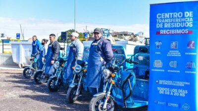 Córdoba: entregan motocargas eléctricas a carreros, que dejarán de usar caballos