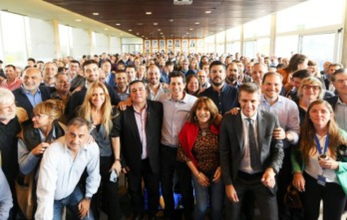 Wado de Pedro y Cresto encabezaron un encuentro federal con más de 500 intendentes de Santa Fe, Córdoba y Entre Ríos