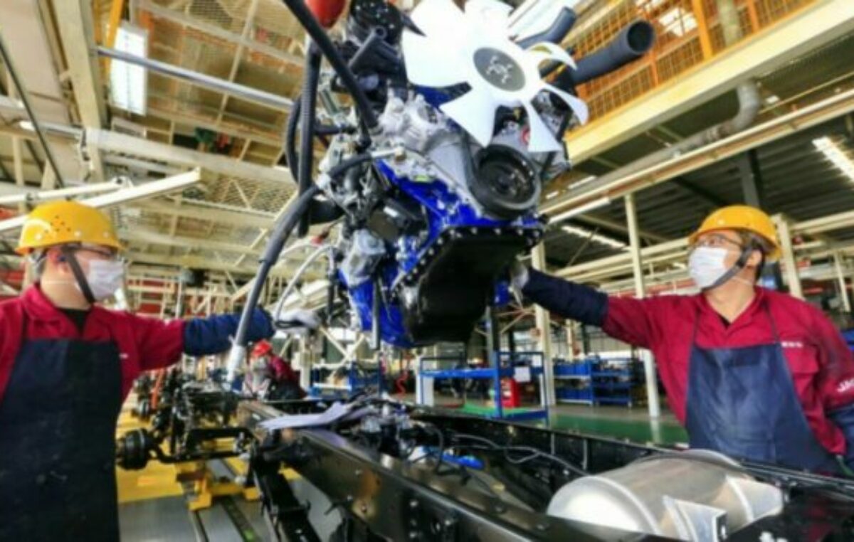 La industria creó en julio más de 6.700 empleos registrados