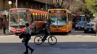 El Presupuesto 2023 vendría con una merma en los subsidios para el transporte del interior