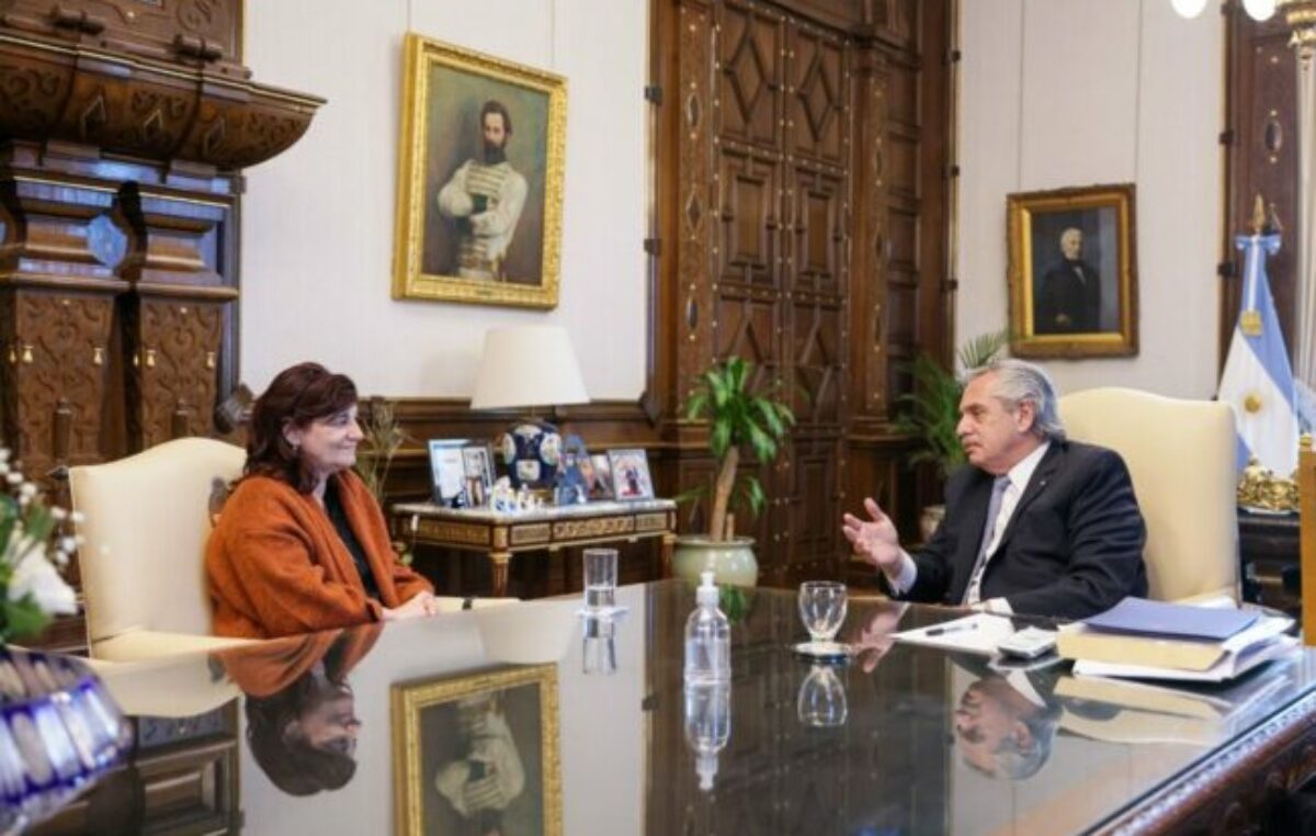 Paritarias, indigencia y bono: los primeros desafíos que enfrentan las ministras