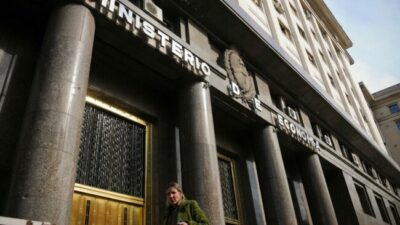 La economía entre la desaceleración y el freno