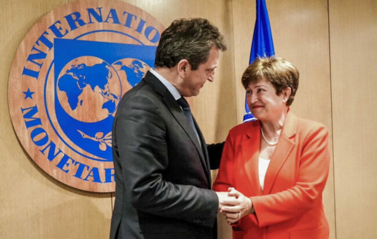 La carta de Argentina para negociar la flexibilizacion de metas con el FMI: el costo de la guerra