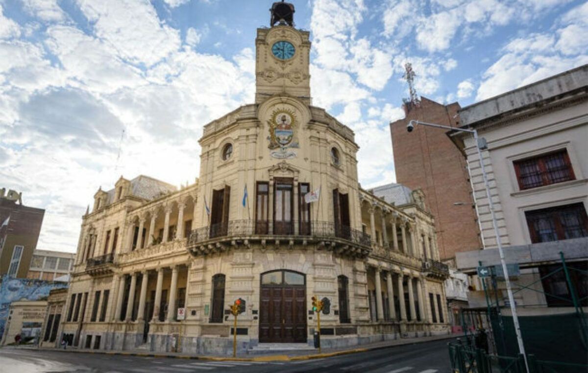 Paraná: el intendente Bahl aumentó un 12% los salarios municipales por decreto